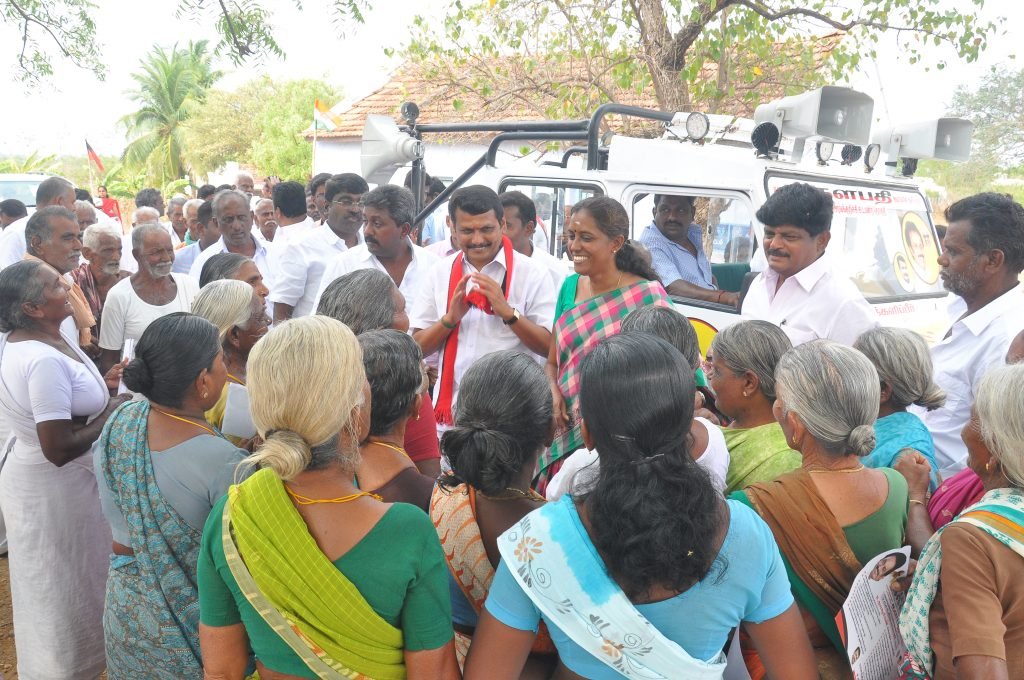 விவசாயத்துடன் இணைந்த அரசியல் வாழ்க்கை! - விவரிக்கிறார் வி.செந்தில் பாலாஜி 6 விவசாயத்துடன் இணைந்த அரசியல் வாழ்க்கை! - விவரிக்கிறார் வி.செந்தில் பாலாஜி