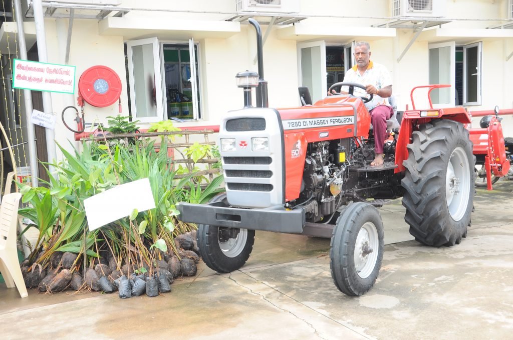 இராஜபாளையத்தில் சீரும் சிறப்புமாக நடந்த விவசாயக் கண்காட்சி! 17 இராஜபாளையத்தில் சீரும் சிறப்புமாக நடந்த விவசாயக் கண்காட்சி!